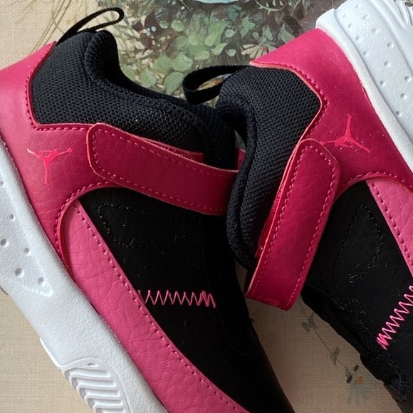 NWOT Jordan’s-23 Toddlers Sz-9C NoTie Laces w/Velcro, Light, Comfortable Shoes - Picture 9 of 16
